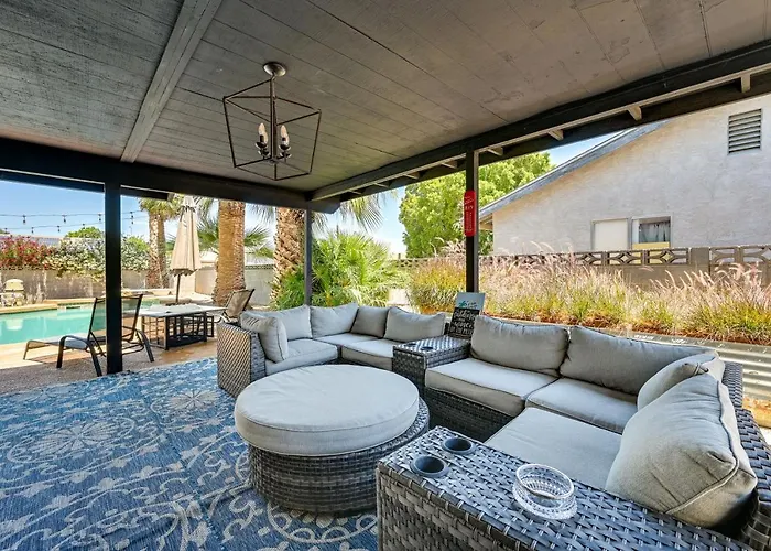 Vacation W/ Private Pool & Patio! Holiday home