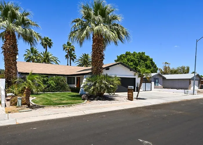 Vacation W/ Private Pool & Patio! Holiday home Yuma